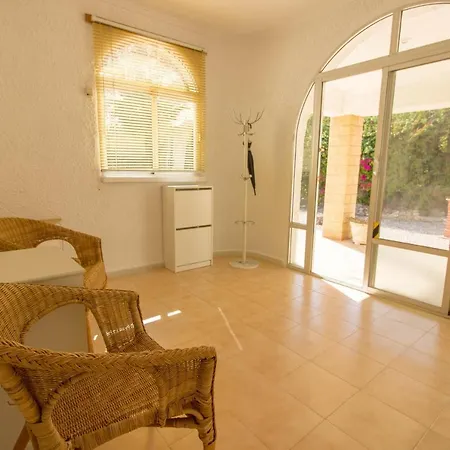 Villa Yolanda Villa *